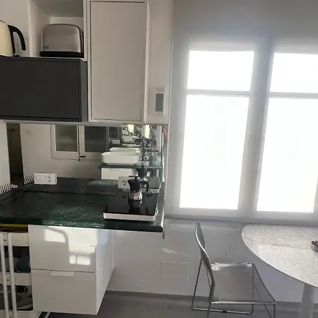 דירה With Terrace